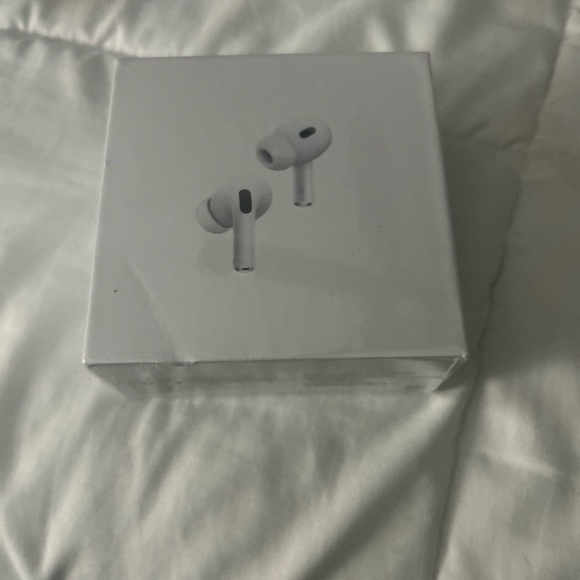 AirPod pro
AUTHENTICATION MTJV3AM/A - Picture 1 of 3